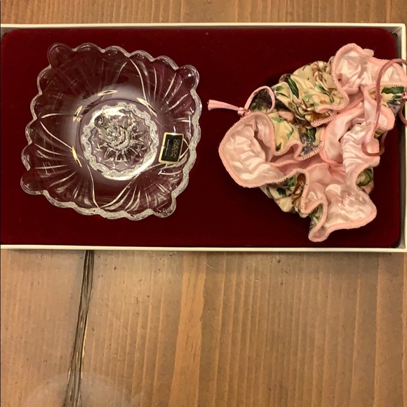 Ring Holder & Jewelry Pouch - Picture 3 of 7